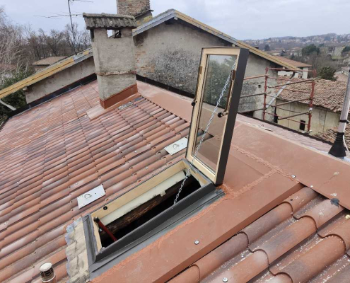 Rifacimento tetto con pannello coibentato similcoppo - Erba (CO)