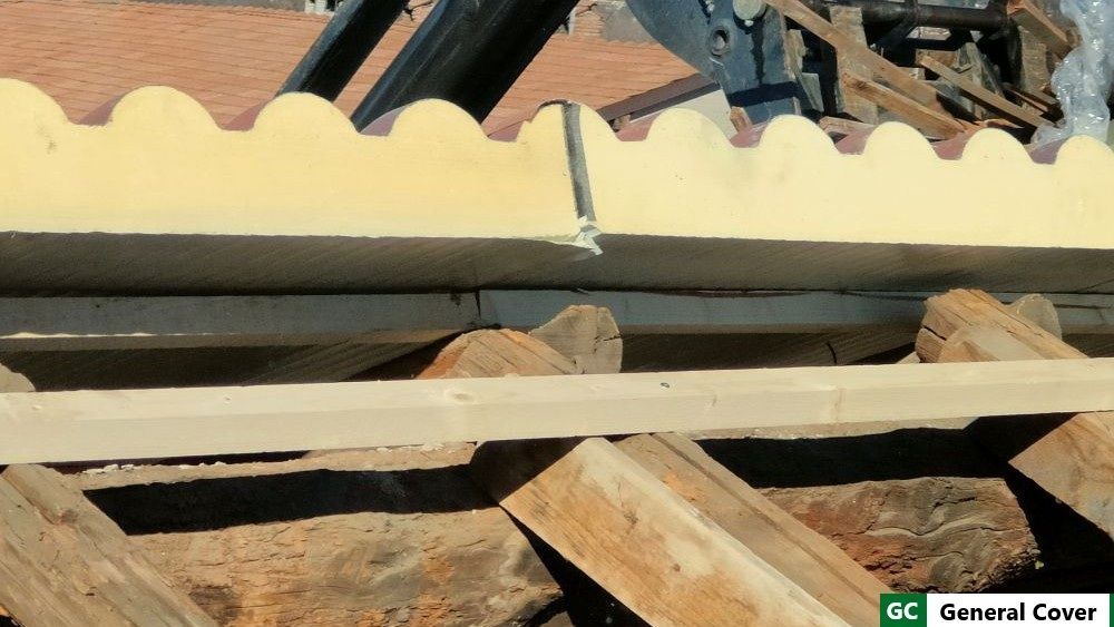 Comparazione materiali isolanti per tetto: lana di vetro, roccia e fibra di legno