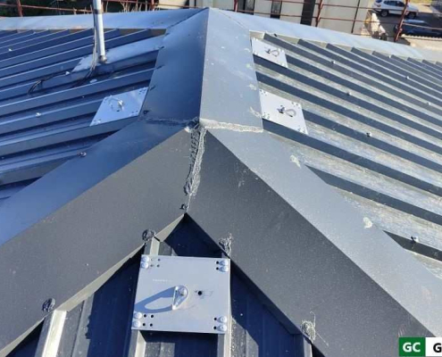 Installazione professionale linea vita anticaduta su tetto a monza brianza