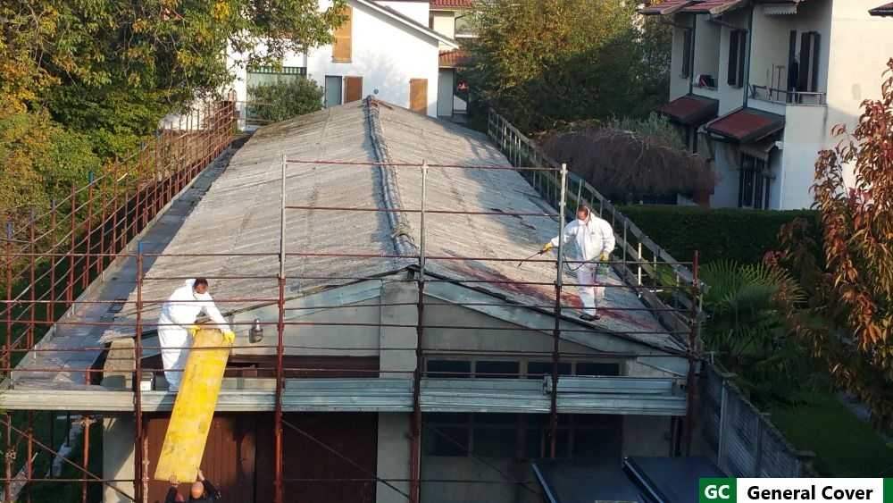 Copertura in cemento-amianto su capannone industriale in provincia di Como da bonificare