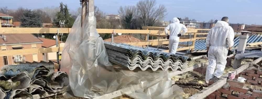 Bonifica amianto Como: rimozione lastre in cemento-amianto su copertura residenziale