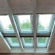 Sei finestre Velux installate su tetto nuovo in tegole rosse in Lombardia